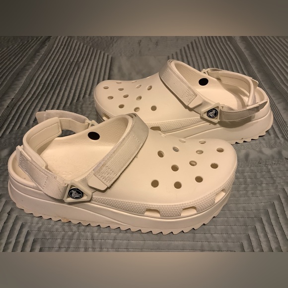 CROCS white Unisex Hiker Xcape 2.0 Clog - Picture 1 of 7